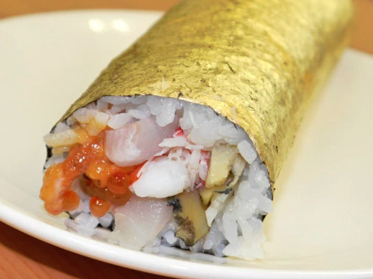 Разница между настоящими суши в Японии и суши, подаваемыми по всему миру