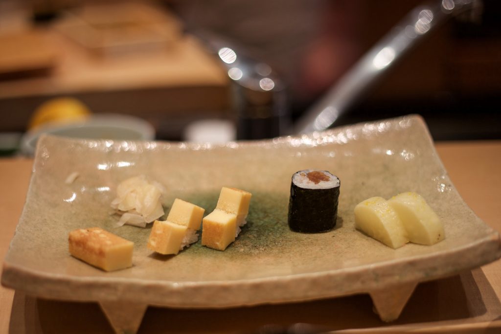 Ресторан суши Kyubey в Гиндза, Токио - тамаго