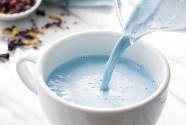 Трендовый напиток к суши десертам - лунное молоко из голубой матчи