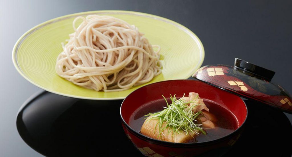 Национальные блюда Японии из истинного риса косихикари из Ниигата